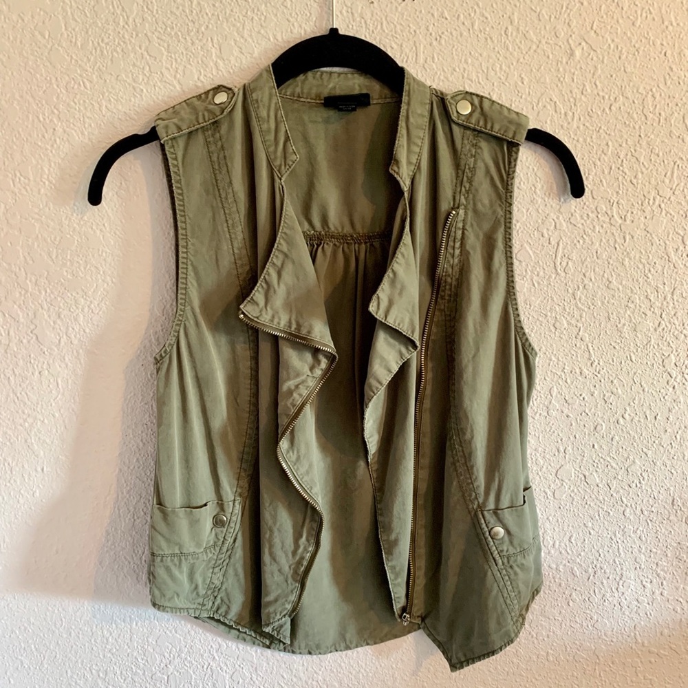 Cropped Army Green Vest